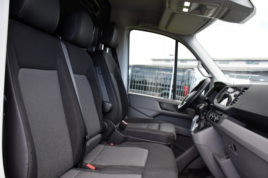 Volkswagen Crafter 35 2.0 TDI L3H3 Highline Adaptieve Cruise, Camera, Carplay, LED, Multimedia, 140PK, Automaat, 2 x Schuifdeur, Stoelverwarming, Uniek!