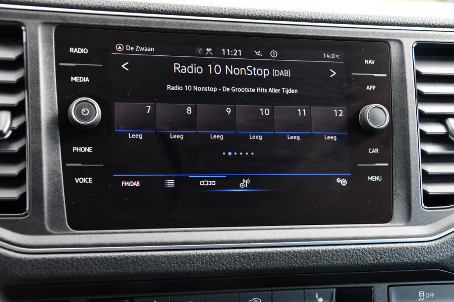 Volkswagen Crafter 35 2.0 TDI L3H3 Highline Adaptieve Cruise, Camera, Carplay, LED, Multimedia, 140PK, Automaat, 2 x Schuifdeur, Stoelverwarming, Uniek!