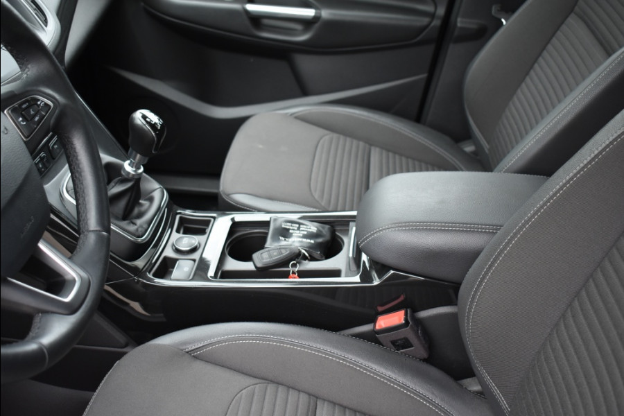 Ford Kuga 1.5 EcoB. Titanium150pk Full options