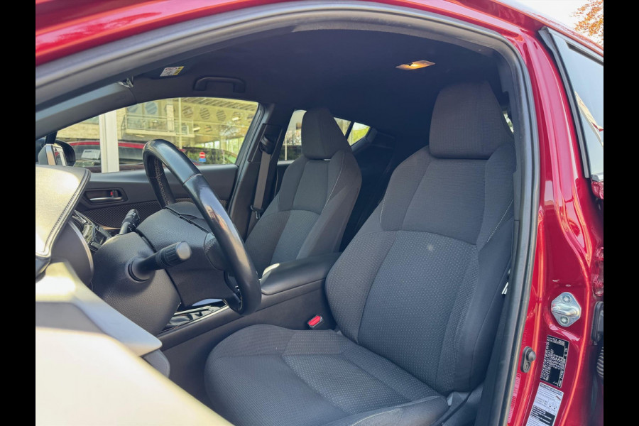 Toyota C-HR 1.8 Hybrid Style Plus | LED pakket, Navigatie, Dodehoekherkenning, Parkeersensoren, Keyless, Stoel + Stuurverwarming