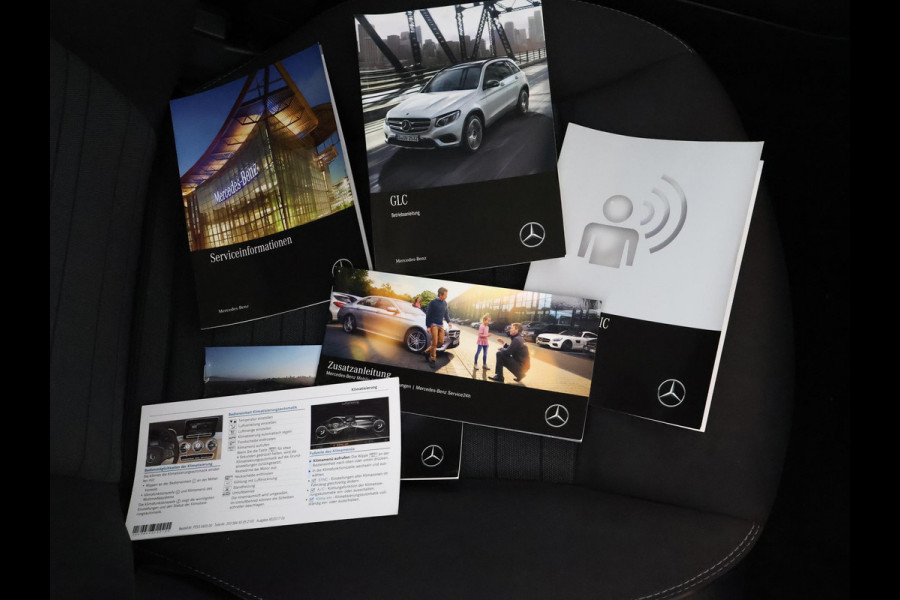 Mercedes-Benz GLC BLACK SERIES PACK 250 4MATIC Premium Plus Automaat | Navigatie | 360° camera | Privacy Glass |