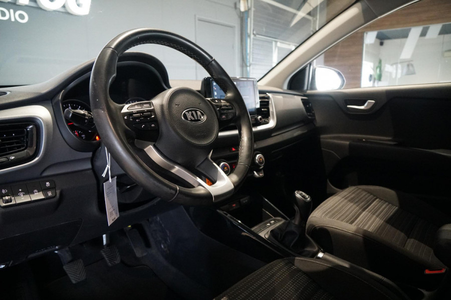 Kia Stonic 1.0 T-GDi MHEV DynamicLine + CAMERA / NAVIGATIE / CARPLAY