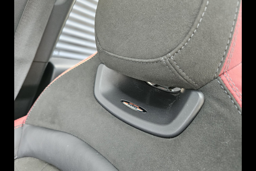 MINI Countryman 2.0 John Cooper Works ALL4 Chili 231pk | Panodak | Adaptive Cruise | Alcantara Sportstoelen | Trekhaak Afn. | Harman Kardon | Apple Carplay | 19"L.M | Camera | Keyless |