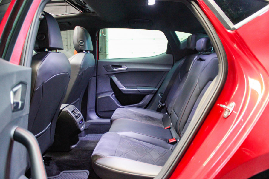 Seat Leon 1.5 eTSI FR Launch Edition | Pano | Memory Seats