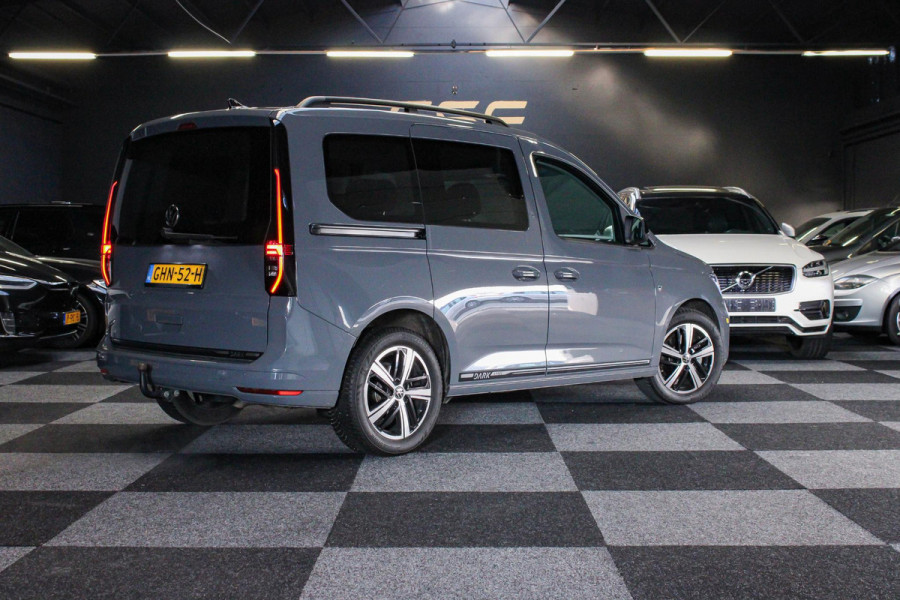 Volkswagen Caddy Dark Label 1.5 TSI 5p | Pano | Soft close | ACC |