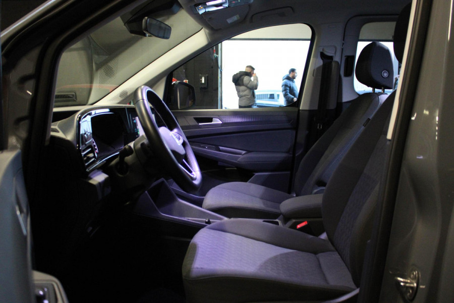 Volkswagen Caddy Dark Label 1.5 TSI 5p | Pano | Soft close | ACC |