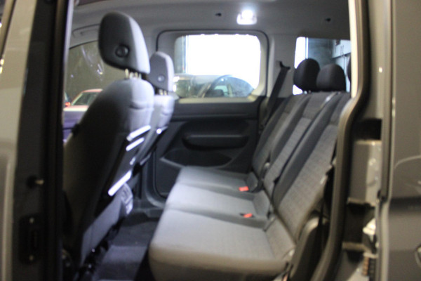 Volkswagen Caddy Dark Label 1.5 TSI 5p | Pano | Soft close | ACC |