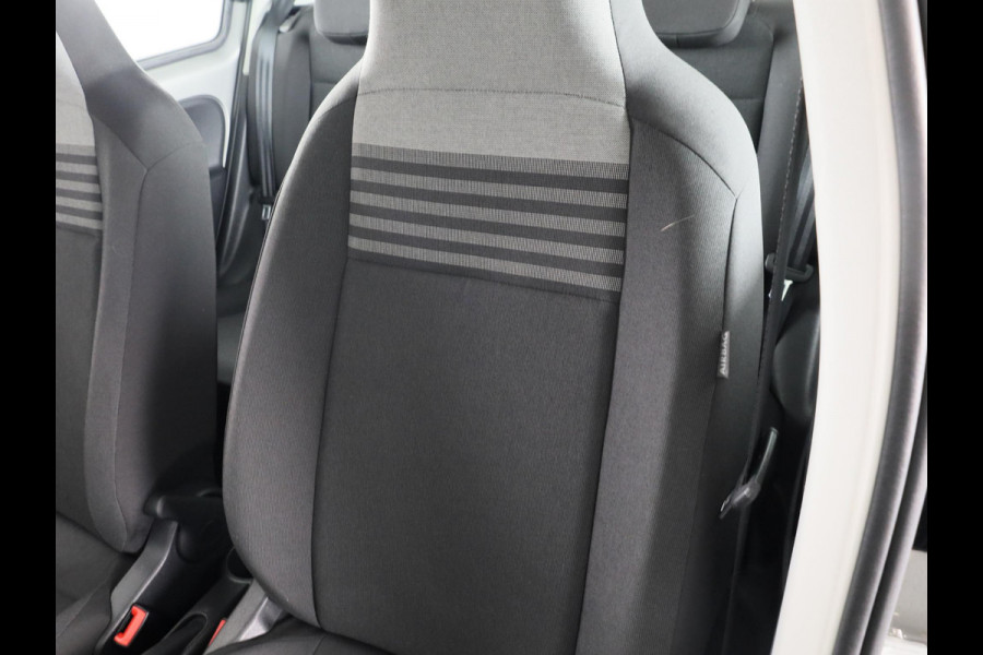 Volkswagen up! 1.0 65 pk | Verlengde garantie | Navigatie via App | Autom. airco | Cruise control | Parkeersensoren achter | Achteruitrijcamera |