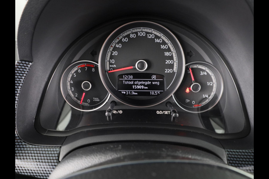 Volkswagen up! 1.0 65 pk | Verlengde garantie | Navigatie via App | Parkeersensoren achter | Achteruitrijcamera | Cruise control | Autom. airco |