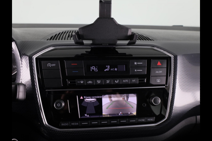 Volkswagen up! 1.0 65 pk | Verlengde garantie | Navigatie via App | Parkeersensoren achter | Achteruitrijcamera | Cruise control | Autom. airco |