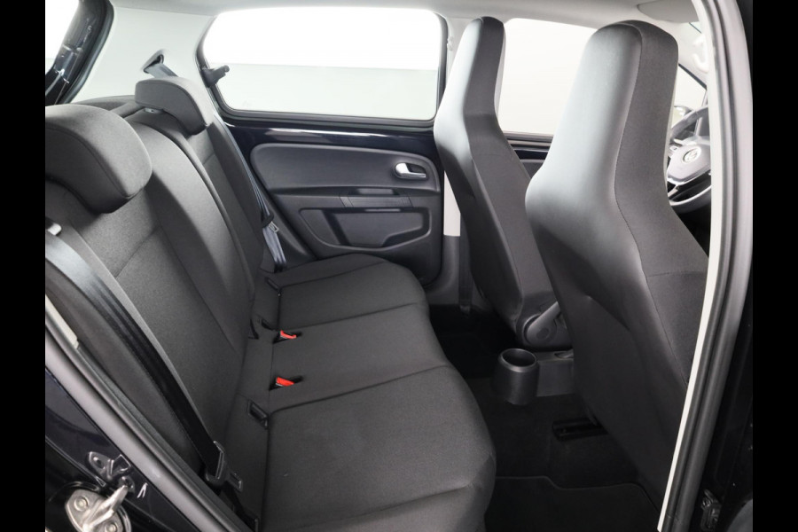 Volkswagen up! 1.0 65 pk | Verlengde garantie | Navigatie via App | Parkeersensoren achter | Achteruitrijcamera | Cruise control | Autom. airco |