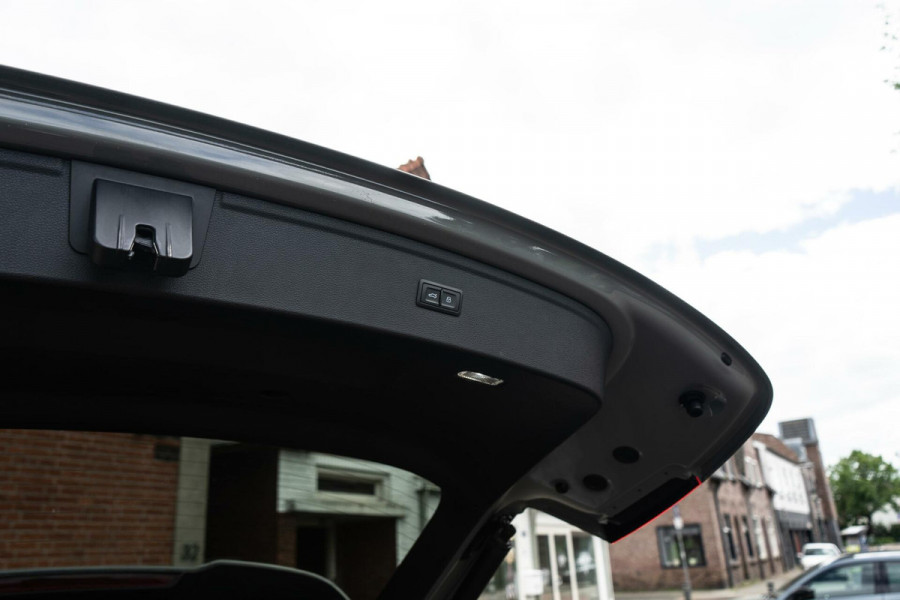 Audi Q5 2.0 TFSI Quattro S-Line Pano / Trekhaak / Camera