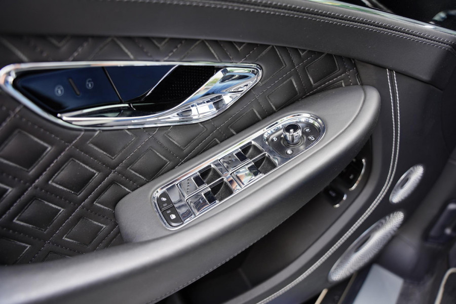 Bentley Continental GTC 6.0 W12 First Edition Quicksilver Uitlaat