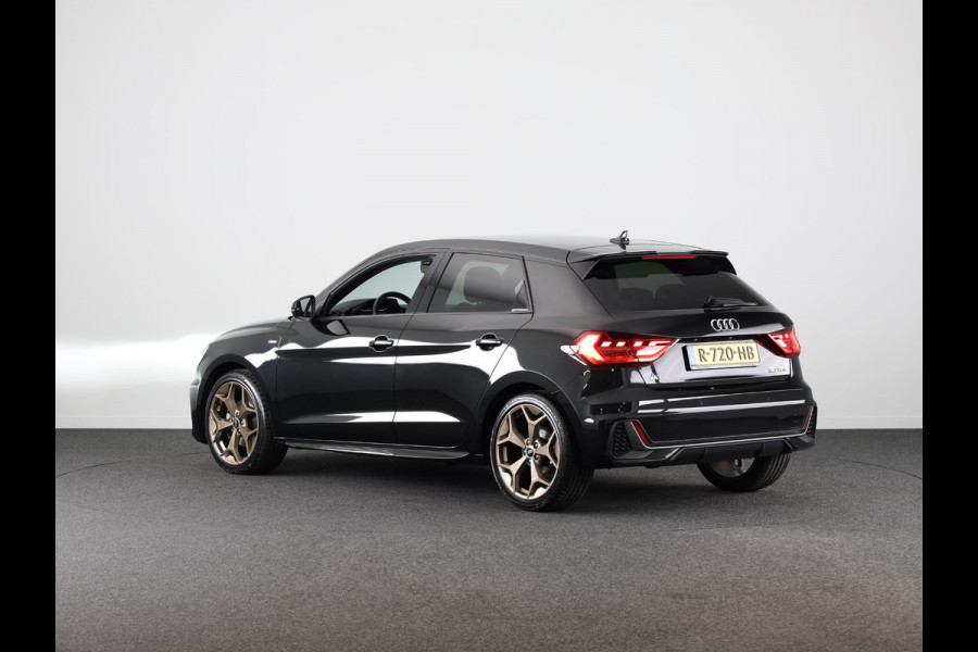 Audi A1 Sportback 30 TFSI S edition Navigatie via App | Parkeersensoren achter | Cruise control | LED koplampen | Sportstoelen | 18'' LM velgen | S-line |