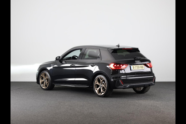 Audi A1 Sportback 30 TFSI S edition Navigatie via App | Parkeersensoren achter | Cruise control | LED koplampen | Sportstoelen | 18'' LM velgen | S-line |