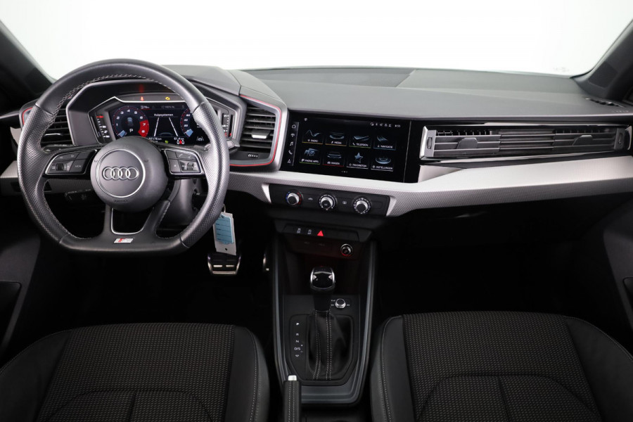 Audi A1 Sportback 30 TFSI S edition Navigatie via App | Parkeersensoren achter | Cruise control | LED koplampen | Sportstoelen | 18'' LM velgen | S-line |