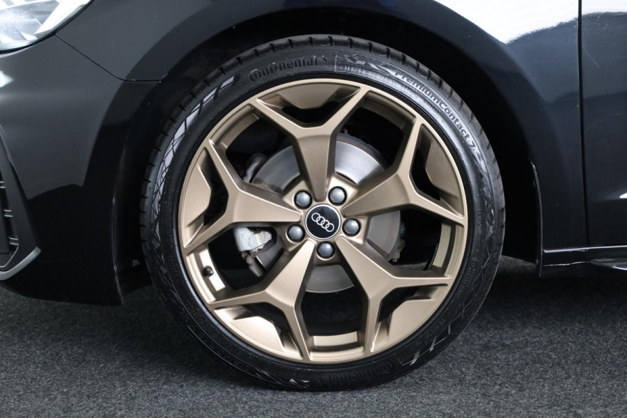 Audi A1 Sportback 30 TFSI S edition Navigatie via App | Parkeersensoren achter | Cruise control | LED koplampen | Sportstoelen | 18'' LM velgen | S-line |