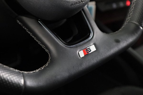 Audi A1 Sportback 30 TFSI S edition Navigatie via App | Parkeersensoren achter | Cruise control | LED koplampen | Sportstoelen | 18'' LM velgen | S-line |