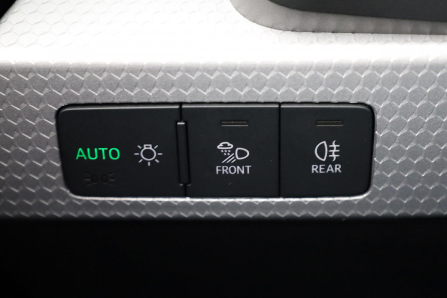 Audi A1 Sportback 30 TFSI S edition Navigatie via App | Parkeersensoren achter | Cruise control | LED koplampen | Sportstoelen | 18'' LM velgen | S-line |