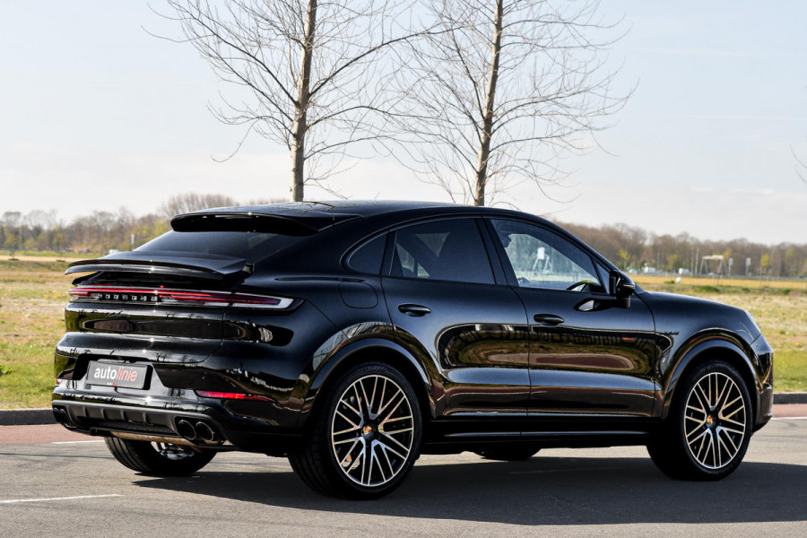 Porsche Cayenne Coupé 3.0 E-Hybrid. Sport Design, Chrono, ACC, Luchtv, Bose, Pano, 22'', Trekhaak, Stuurvw, Memory, Camera!