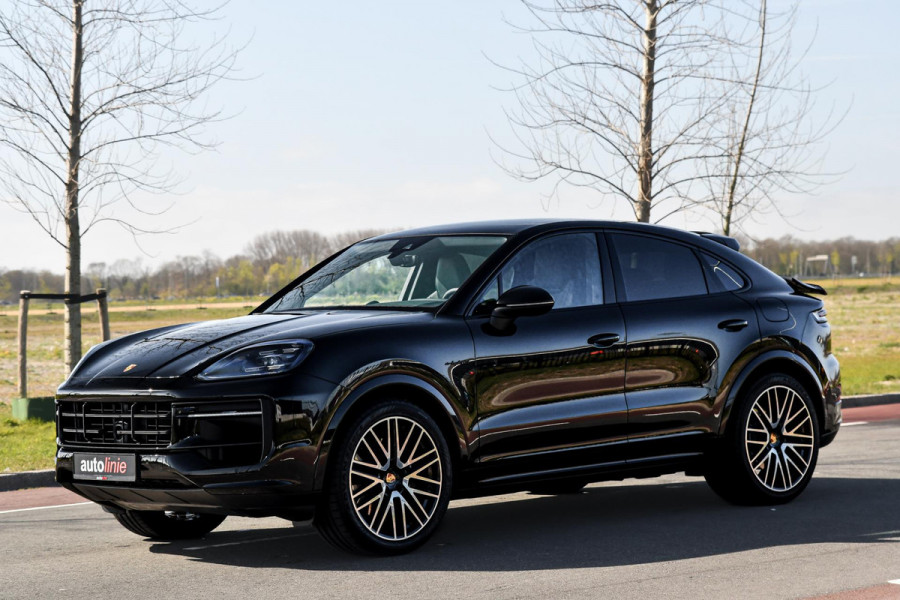 Porsche Cayenne Coupé 3.0 E-Hybrid. Sport Design, Chrono, ACC, Luchtv, Bose, Pano, 22'', Trekhaak, Stuurvw, Memory, Camera!