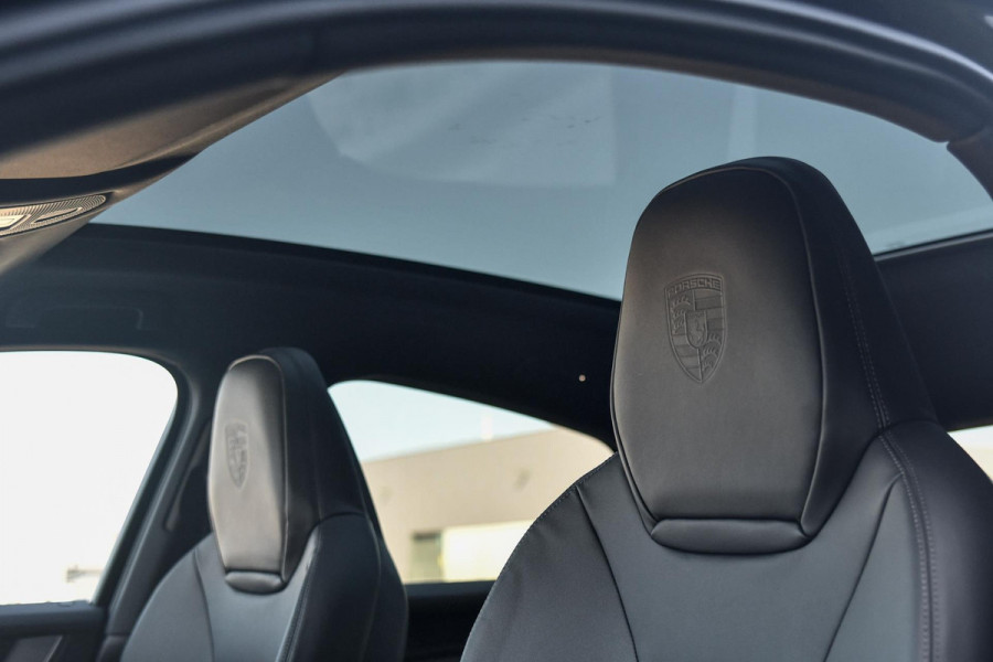 Porsche Cayenne Coupé 3.0 E-Hybrid. Sport Design, Chrono, ACC, Luchtv, Bose, Pano, 22'', Trekhaak, Stuurvw, Memory, Camera!