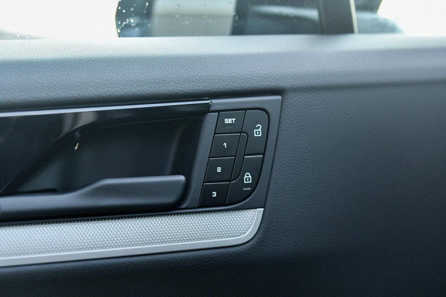 Porsche Cayenne Coupé 3.0 E-Hybrid. Sport Design, Chrono, ACC, Luchtv, Bose, Pano, 22'', Trekhaak, Stuurvw, Memory, Camera!
