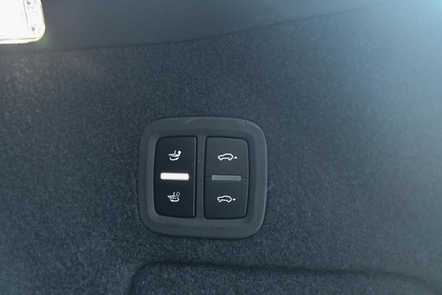 Porsche Cayenne Coupé 3.0 E-Hybrid. Sport Design, Chrono, ACC, Luchtv, Bose, Pano, 22'', Trekhaak, Stuurvw, Memory, Camera!