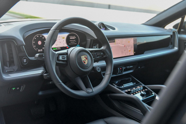 Porsche Cayenne Coupé 3.0 E-Hybrid. Sport Design, Chrono, ACC, Luchtv, Bose, Pano, 22'', Trekhaak, Stuurvw, Memory, Camera!