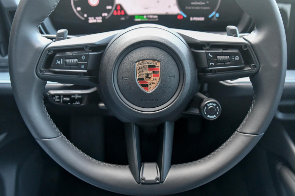 Porsche Cayenne Coupé 3.0 E-Hybrid. Sport Design, Chrono, ACC, Luchtv, Bose, Pano, 22'', Trekhaak, Stuurvw, Memory, Camera!