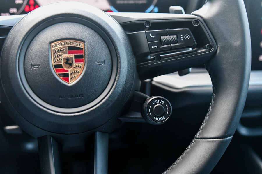 Porsche Cayenne Coupé 3.0 E-Hybrid. Sport Design, Chrono, ACC, Luchtv, Bose, Pano, 22'', Trekhaak, Stuurvw, Memory, Camera!