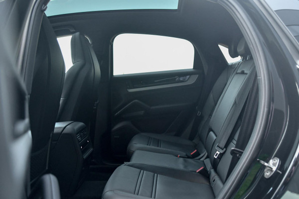Porsche Cayenne Coupé 3.0 E-Hybrid. Sport Design, Chrono, ACC, Luchtv, Bose, Pano, 22'', Trekhaak, Stuurvw, Memory, Camera!