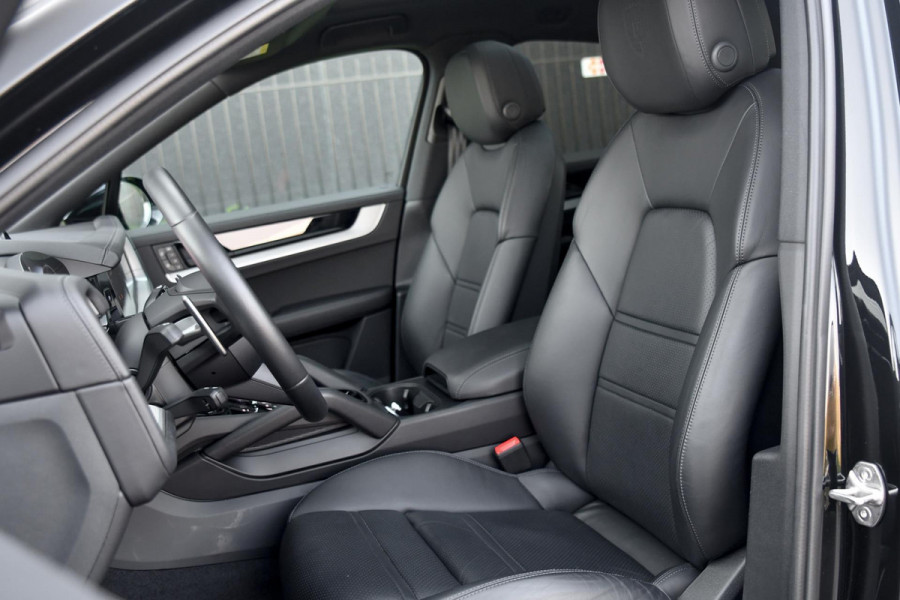 Porsche Cayenne Coupé 3.0 E-Hybrid. BTW, Sport Design, Sportuitlaat, Softclose, Leder, Memory, ACC, Keyless, Camera, Dodeh, Luchtv