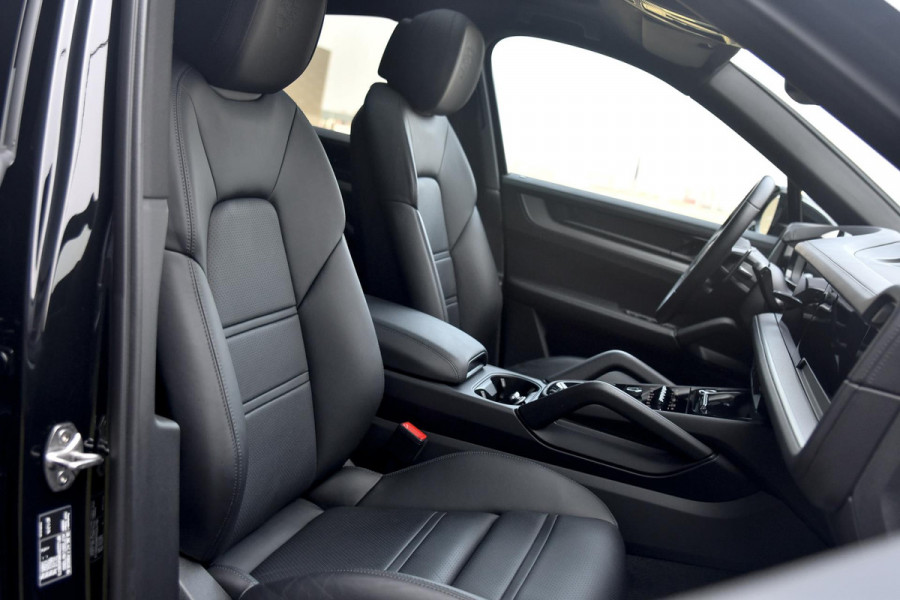 Porsche Cayenne Coupé 3.0 E-Hybrid. BTW, Sport Design, Sportuitlaat, Softclose, Leder, Memory, ACC, Keyless, Camera, Dodeh, Luchtv