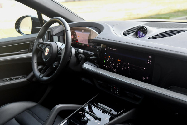 Porsche Cayenne Coupé 3.0 E-Hybrid. BTW, Sport Design, Sportuitlaat, Softclose, Leder, Memory, ACC, Keyless, Camera, Dodeh, Luchtv