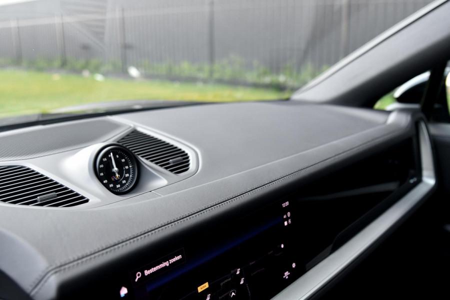Porsche Cayenne Coupé 3.0 E-Hybrid. BTW, Sport Design, Sportuitlaat, Softclose, Leder, Memory, ACC, Keyless, Camera, Dodeh, Luchtv