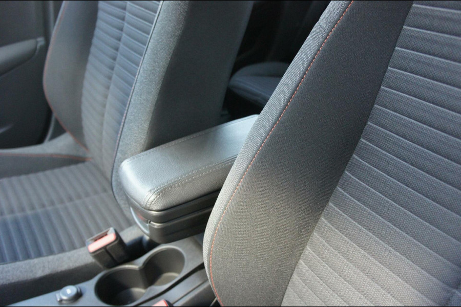 Peugeot 208 1.2 Automaat CarPlay|Cruise|Navigatie|PDC|Velgen