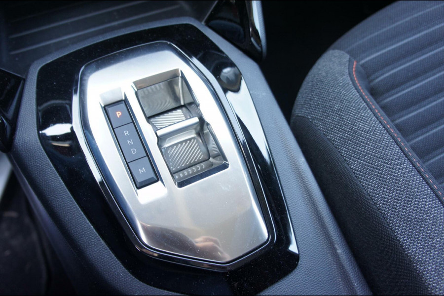 Peugeot 208 1.2 Automaat CarPlay|Cruise|Navigatie|PDC|Velgen