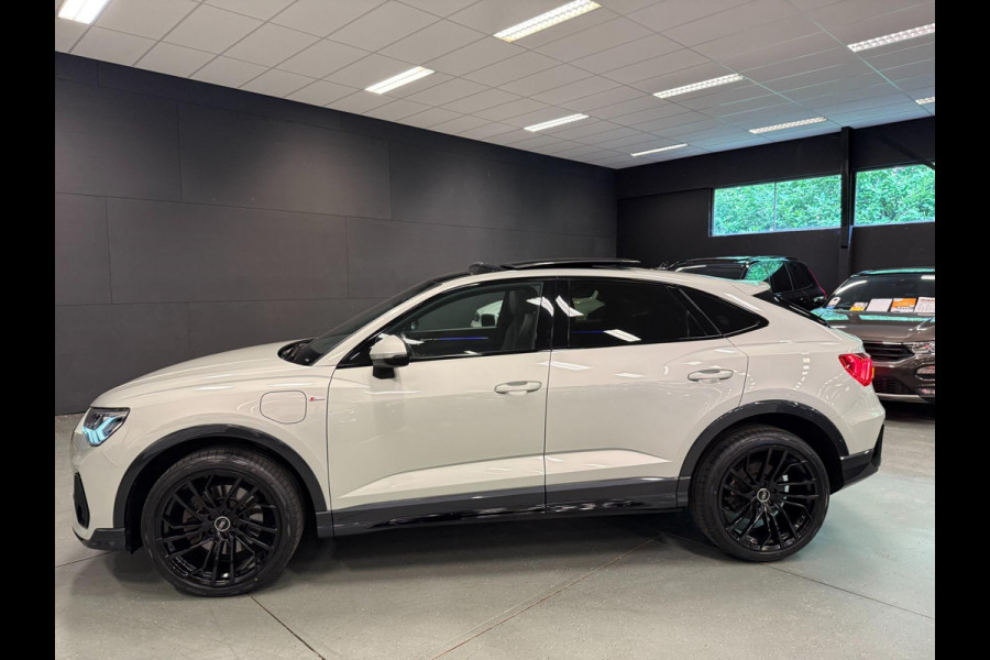 Audi Q3 Sportback 45 TFSI e S-LINE BLACK-EDITION 20'' PANO/LED/DAB/SFEERVERL/ECC/PDC/CRUISE///