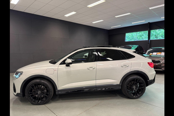 Audi Q3 Sportback 45 TFSI e S-LINE BLACK-EDITION 20'' PANO/LED/DAB/SFEERVERL/ECC/PDC/CRUISE///