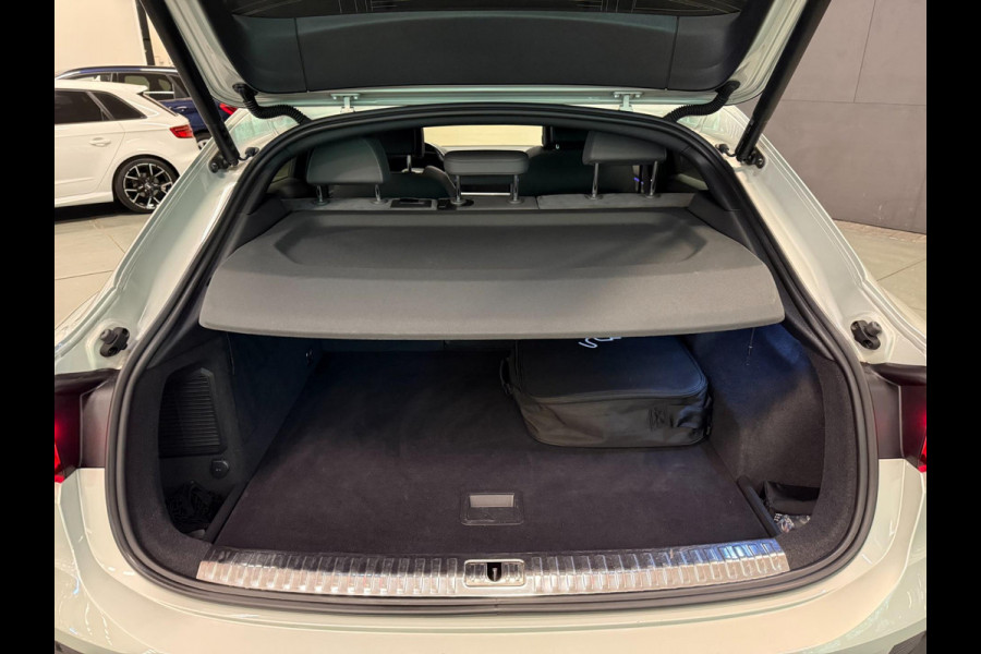Audi Q3 Sportback 45 TFSI e S-LINE BLACK-EDITION 20'' PANO/LED/DAB/SFEERVERL/ECC/PDC/CRUISE///