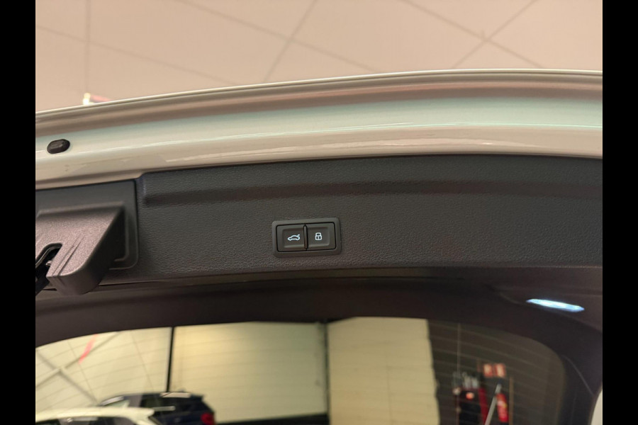 Audi Q3 Sportback 45 TFSI e S-LINE BLACK-EDITION 20'' PANO/LED/DAB/SFEERVERL/ECC/PDC/CRUISE///