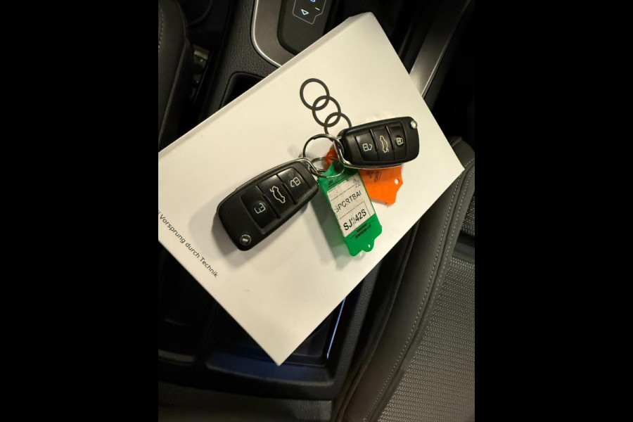 Audi Q3 Sportback 45 TFSI e S-LINE BLACK-EDITION 20'' PANO/LED/DAB/SFEERVERL/ECC/PDC/CRUISE///