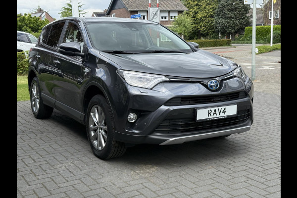 Toyota RAV4 2.5 Hybrid AWD Style | Navigatie, Stoel + Stuurverwarming, Parkeersensoren, Keyless, 18 inch, 1.650KG Trekgewicht, 4X4