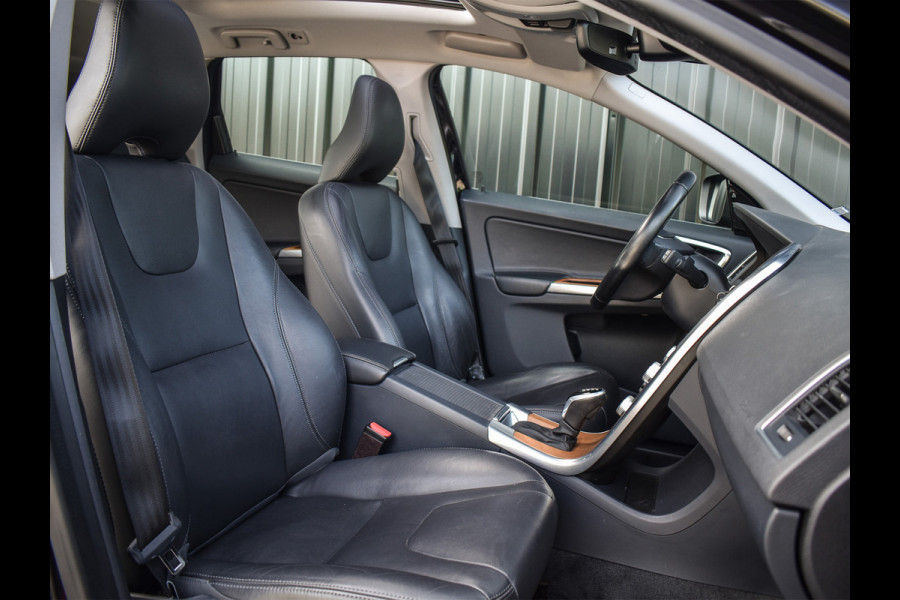 Volvo XC60 2.0 T5 FWD POLAR+ | NL AUTO | XENON-LED | PANORAMADAK | CAMERA | ADAPTIVE CRUISE | INTELLISAFE PRO | LEDER