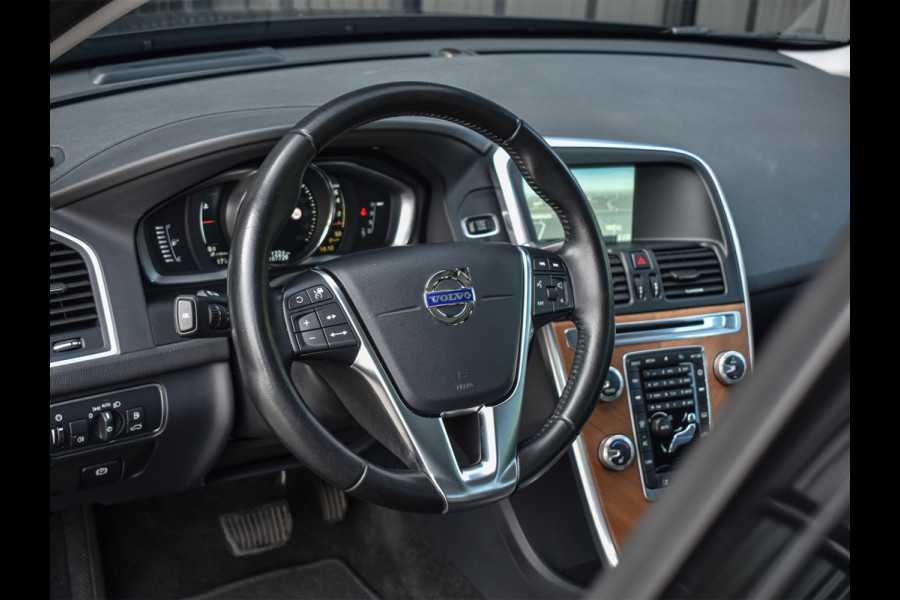 Volvo XC60 2.0 T5 FWD POLAR+ | NL AUTO | XENON-LED | PANORAMADAK | CAMERA | ADAPTIVE CRUISE | INTELLISAFE PRO | LEDER