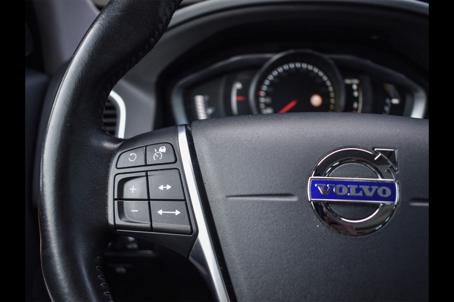 Volvo XC60 2.0 T5 FWD POLAR+ | NL AUTO | XENON-LED | PANORAMADAK | CAMERA | ADAPTIVE CRUISE | INTELLISAFE PRO | LEDER