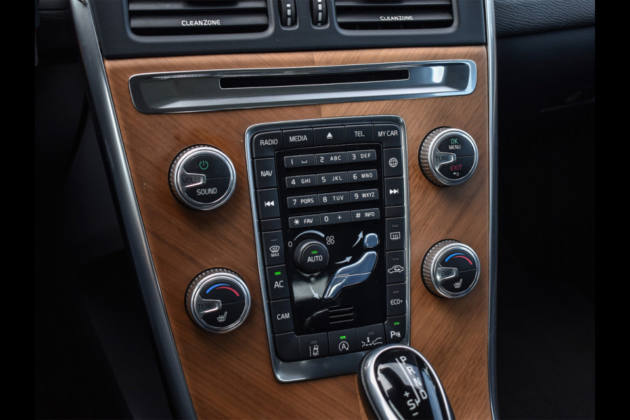 Volvo XC60 2.0 T5 FWD POLAR+ | NL AUTO | XENON-LED | PANORAMADAK | CAMERA | ADAPTIVE CRUISE | INTELLISAFE PRO | LEDER