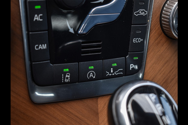 Volvo XC60 2.0 T5 FWD POLAR+ | NL AUTO | XENON-LED | PANORAMADAK | CAMERA | ADAPTIVE CRUISE | INTELLISAFE PRO | LEDER
