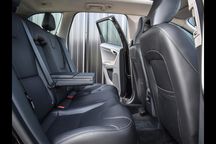 Volvo XC60 2.0 T5 FWD POLAR+ | NL AUTO | XENON-LED | PANORAMADAK | CAMERA | ADAPTIVE CRUISE | INTELLISAFE PRO | LEDER